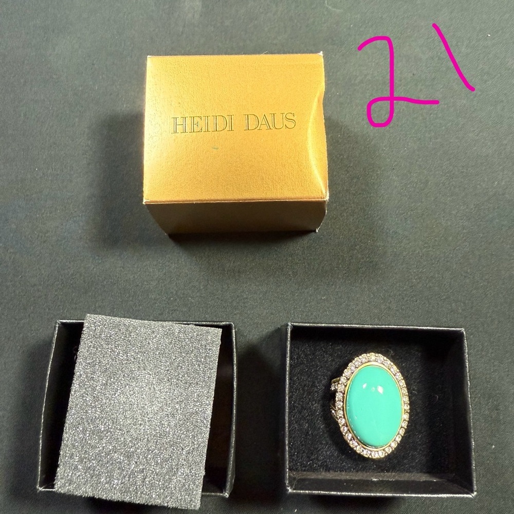 PRICE FIRM • NWOT Heidi Daus Swarovski crystal cabochon ring white blue size 9.5